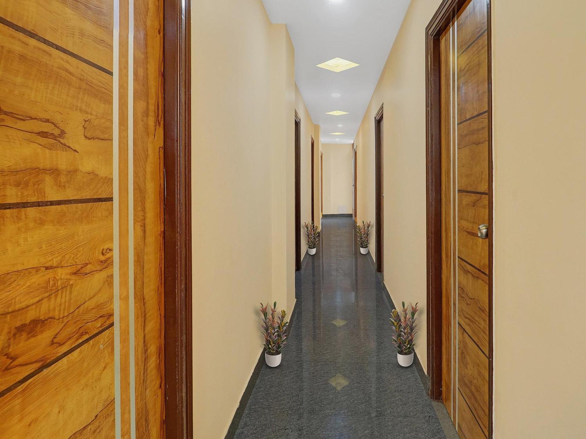 Hotel O S V Residency Kajaguda Near Gachibowli ハイデラバード エクステリア 写真